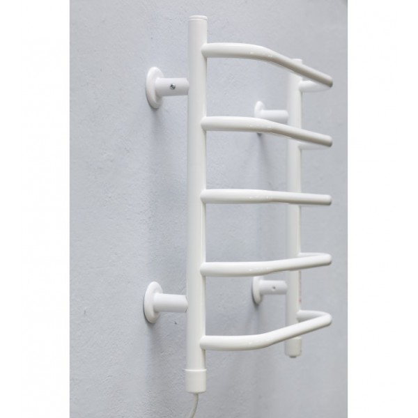 Полотенцесушитель белый Стеир